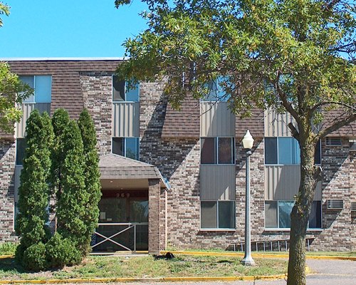 969 Greenway Avenue N Oakdale MN