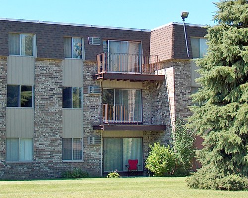 969 Greenway Avenue N Oakdale MN