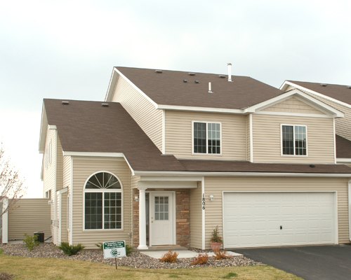 1806 Azalea Bay Hudson