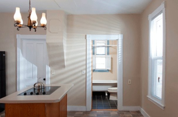 Kitchen / Bathroom