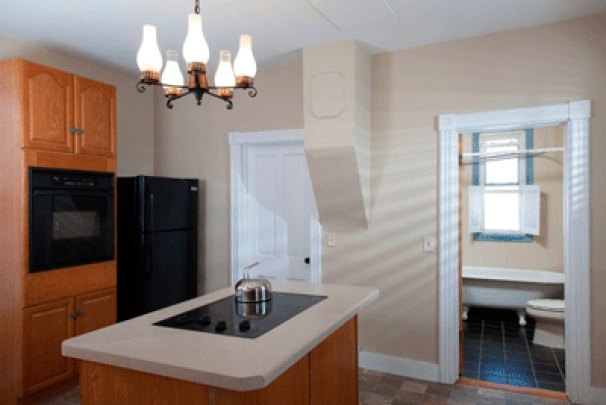 Kitchen / Bathroom