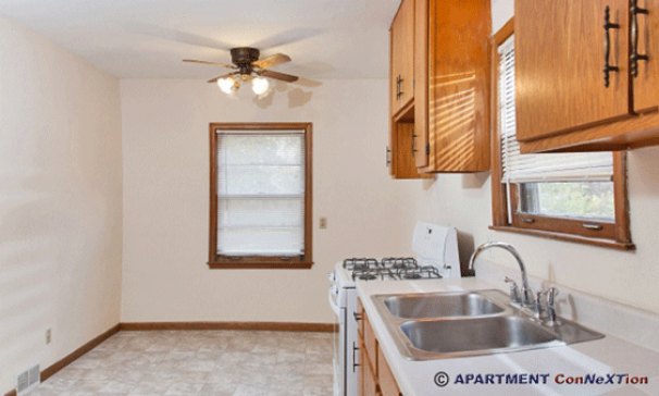 Kitchen & Dining Area