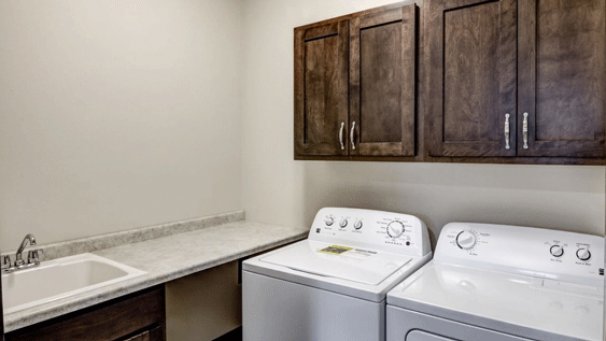 Mid-Level Laundry Room